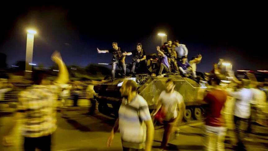 15 Temmuz gecesi kayıtlara geçen bir fotoğraf.