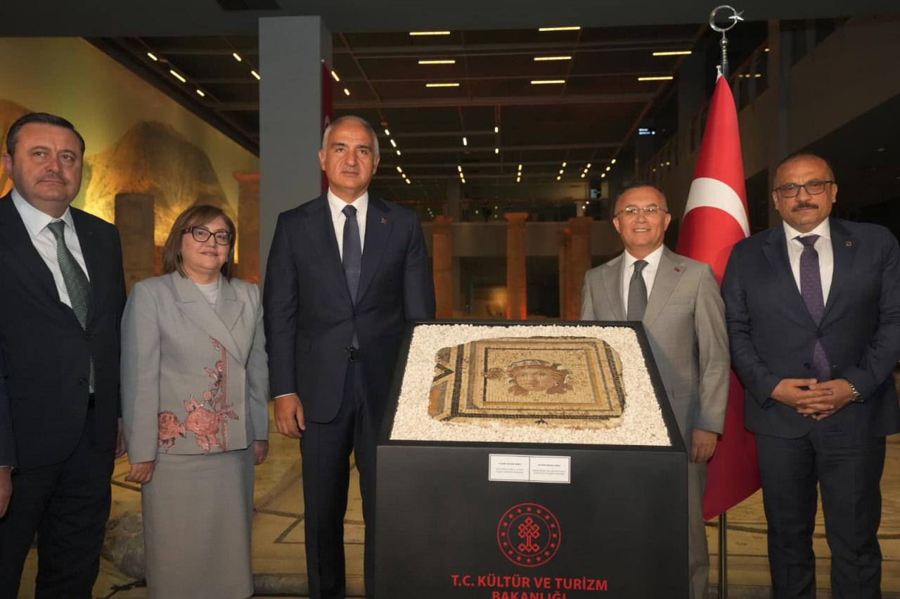 'Sadece mozaiği değil, zedelenen hafızayı da onarıyoruz!' Zeugma'nın 13. paneli evinde
