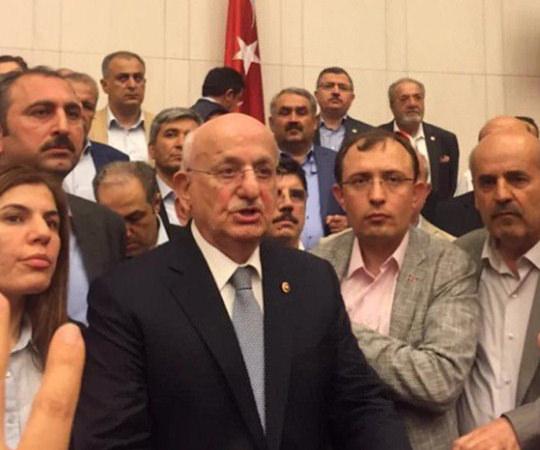Dönemin TBMM Başkanı İsmail Kahraman