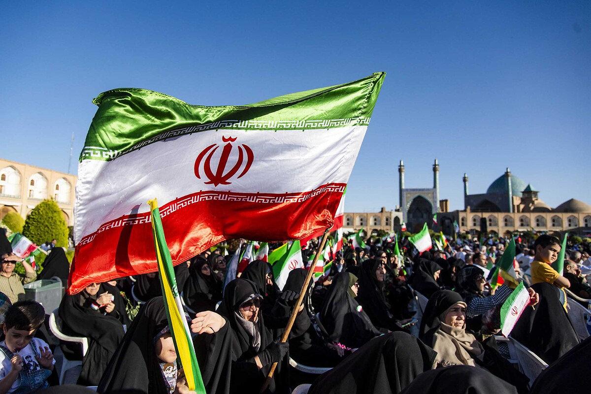 İran'ın İsfahan kentinde düzenlenen protestolardan bir görüntü.