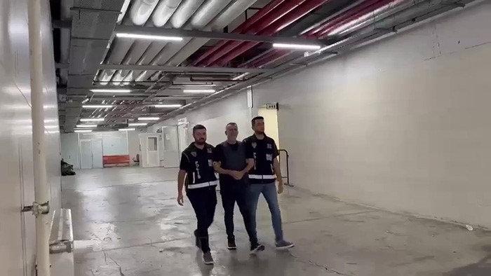 Haluk Levent'in kelepçeli görüntüsü