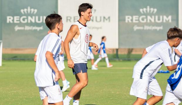 Arda G&uuml;ler'den &ccedil;ocuklara unutulmaz s&uuml;rpriz!