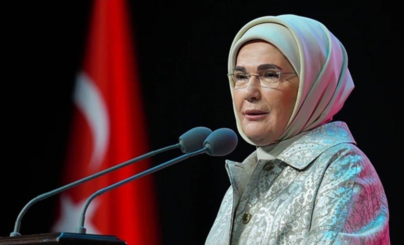 Emine Erdoğan'dan 15 Temmuz mesajı: "Milletimizin hafızasında daima yaşayacaktır"