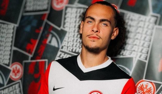 Ezeli rakipler stoper transferinde karşı karşıya! G.Saray, Mertens'i devreye sokacak