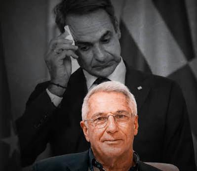 Yunan siyaset bilimci Thanasis Diamantopoulos'un ERT'deki canlı yayın sırasında çekilmiş bir fotoğrafı.