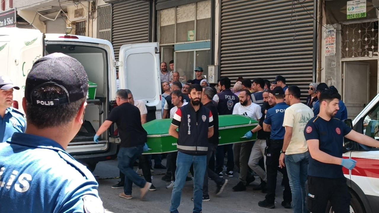 Cezaevinden izinli çıktı, eski eşini öldürüp yaşamına son verdi.