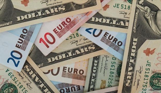 D&ouml;viz borcu olanlar ve yatırımcılar dikkat: Dev bankadan &ccedil;ift haneli y&uuml;kseliş uyarısı!