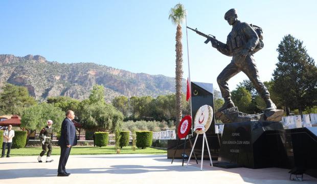 KKTC'de 15 Temmuz i&ccedil;in resmi anma t&ouml;reni d&uuml;zenlendi