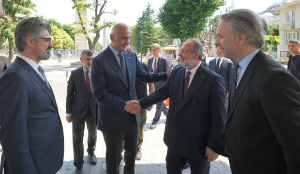 K&uuml;lt&uuml;r ve Turizm Bakanı Ersoy, Prof. Dr. Mehmet G&ouml;rmez ile bir araya geldi