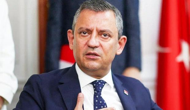 &Ouml;zg&uuml;r &Ouml;zel'den arınma hamlesi: Yeni partiye almayacak