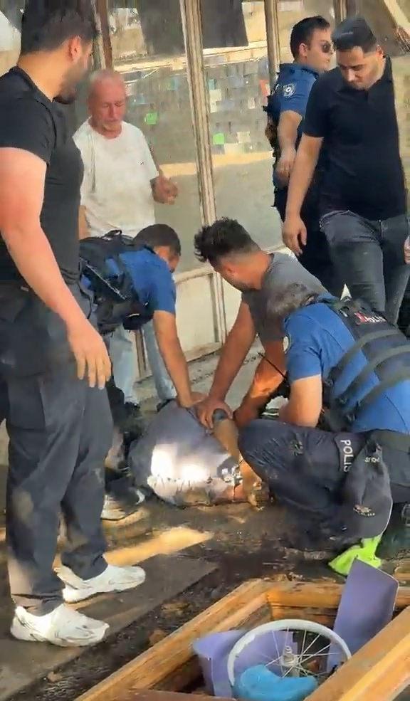 Akli dengesi yerinde olmadığı öğrenilen şahıstan yarım milyon liraya yakın nakit çıktı.