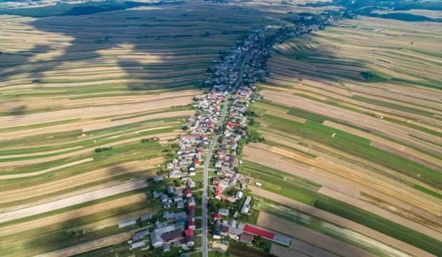 6 bin kişi 9 kilometrelik tek bir sokakta yaşıyor!