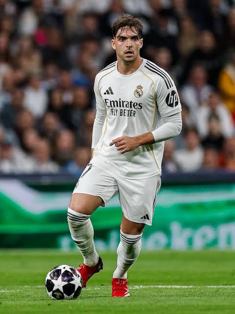 Galatasaray, Real Madrid forması giyen genç savunmacı Raul Asencio'yu transfer listesine dahil etti.