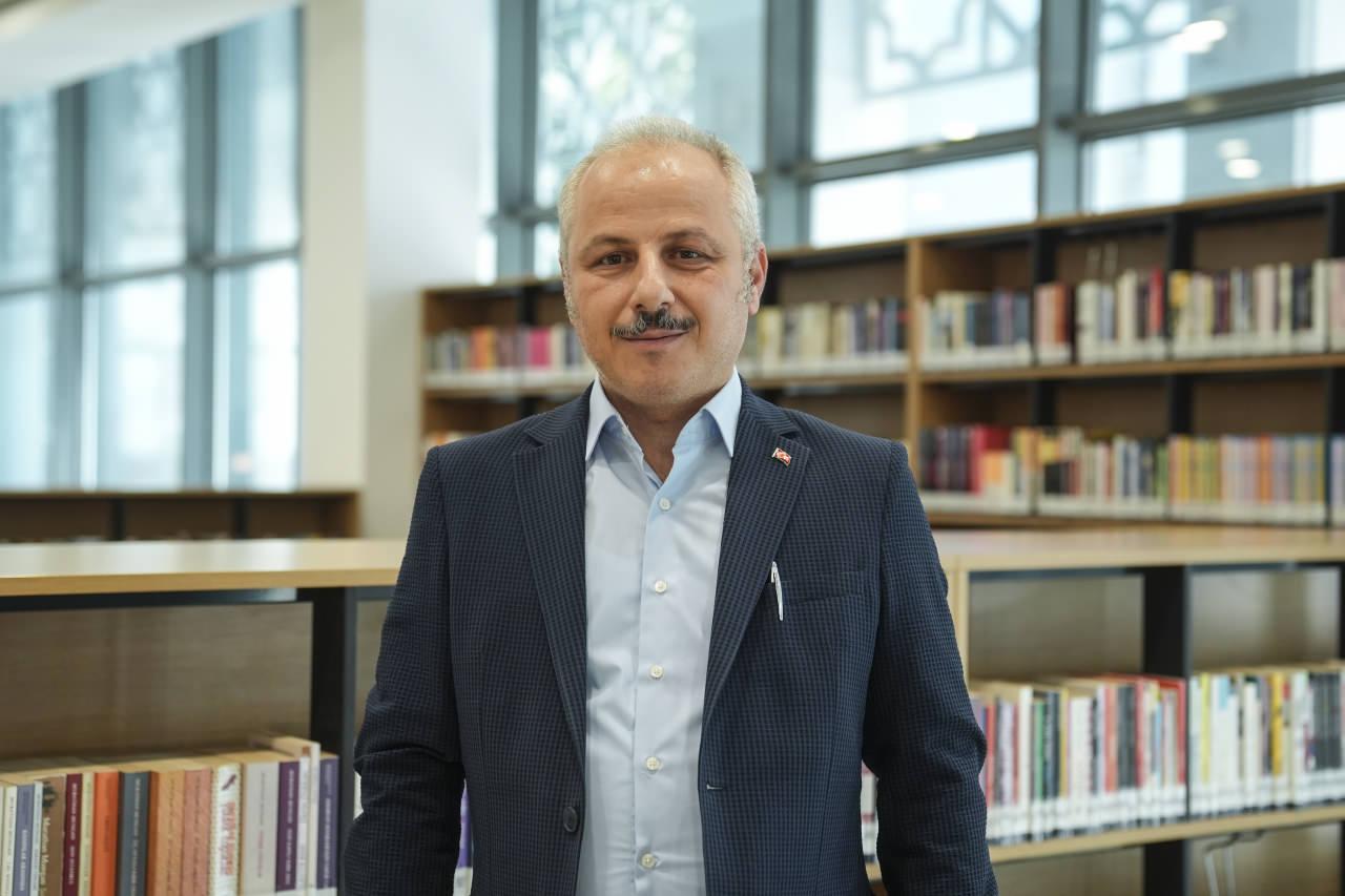 Kartal Anadolu İmam Hatip Lisesi Müdürü Doç. Dr. Özkan Öztürk