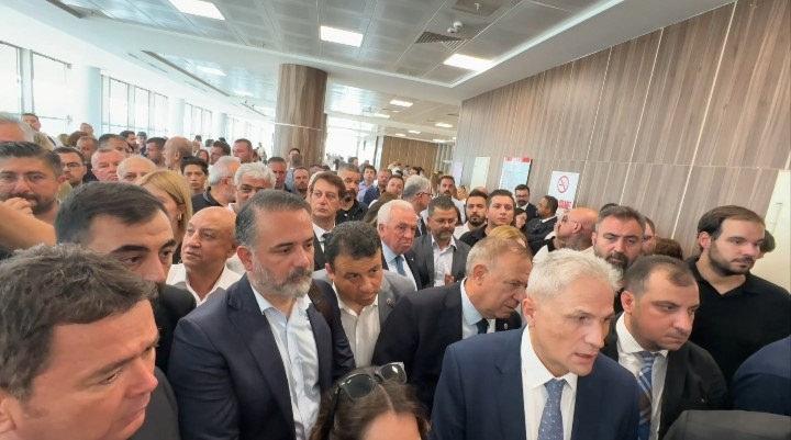 CHP Bursa Milletvekili Nurhayat Altaca Kayışoğlu'nun adliyede polis ile tartıştığı an.