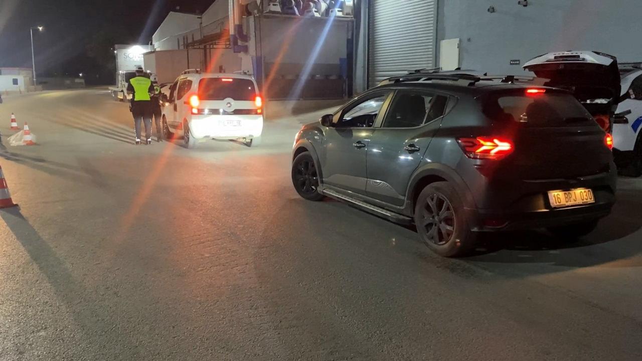Sürücünün otomobili 60 gün trafikten men edildi.