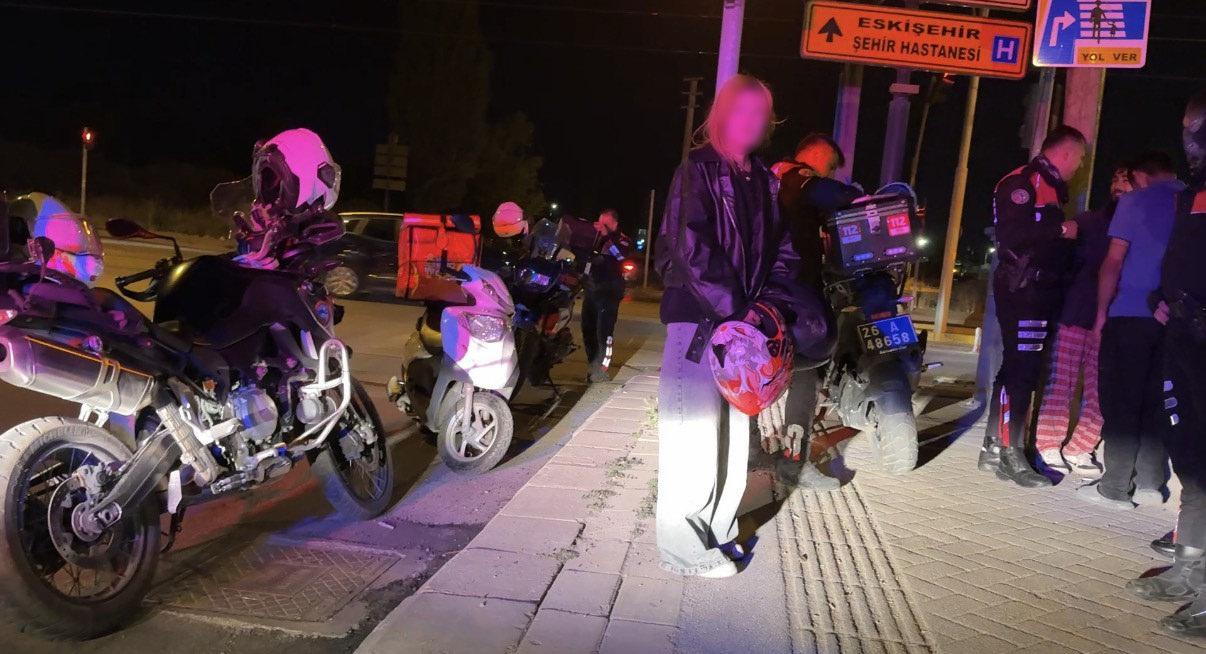 hliyetsiz 15 yaşındaki kız çocuğu 101 bin TL’lik ceza tutanağıyla ablasına poz verdi.