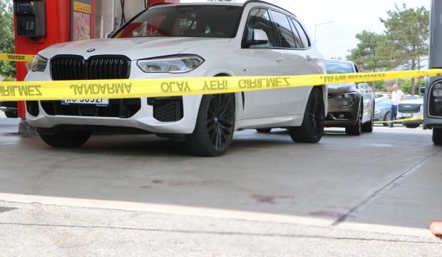 Bolu'da akaryakıt istasyonunda kan aktı: Gurbet&ccedil;i, 2 kardeşi vurdu
