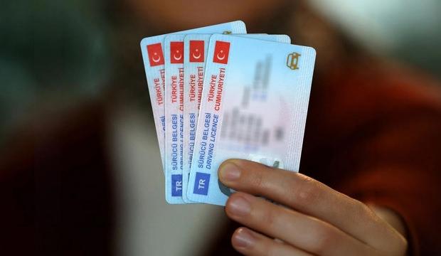 Ehliyette '2 yıl' şartı geliyor! Yapmayanın s&uuml;r&uuml;c&uuml; belgesi iptal...