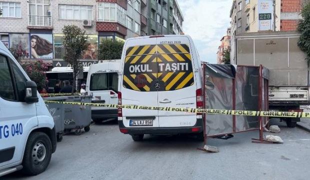 G&uuml;ng&ouml;ren&rsquo;de servis minib&uuml;s&uuml;n&uuml;n &ccedil;arptığı yaya &ouml;ld&uuml;