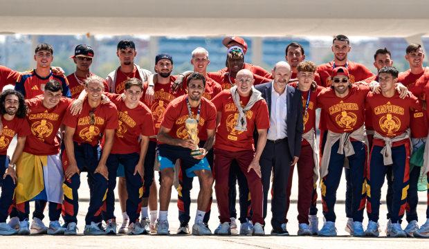 İspanya'da D&uuml;nya Kupası şampiyonluğu coşkuyka kutlandı
