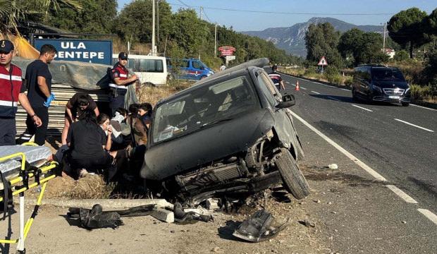 Minib&uuml;s şarampole devrildi: 6 yaralı