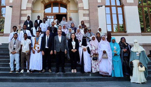 Moritanya Nuakşot &Uuml;niversitesi &ouml;ğrencileri Başkan Altay'ı ziyaret etti 
