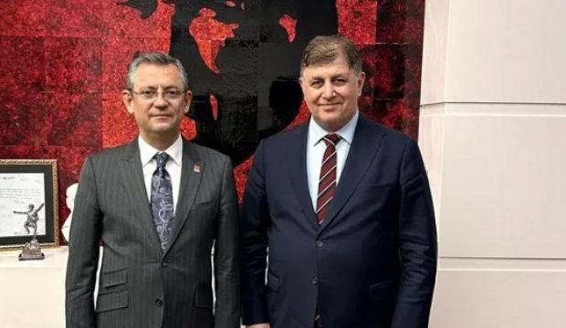 &Ouml;zg&uuml;r &Ouml;zel'e İzmir şoku! Cemil Tugay verdiği s&ouml;zden d&ouml;nd&uuml;