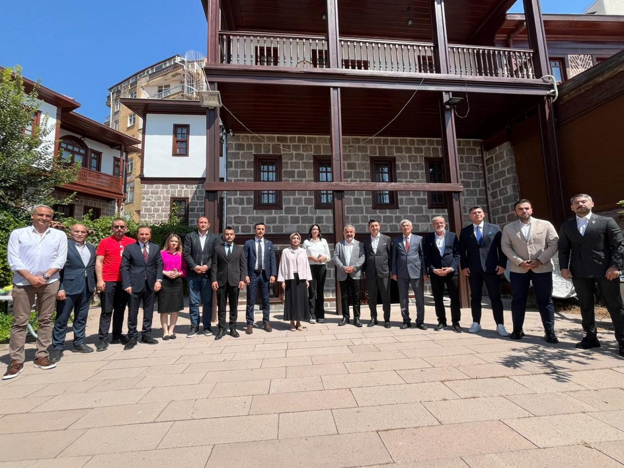 Leyla Şahin Usta AK Parti Grup Başkanvekili