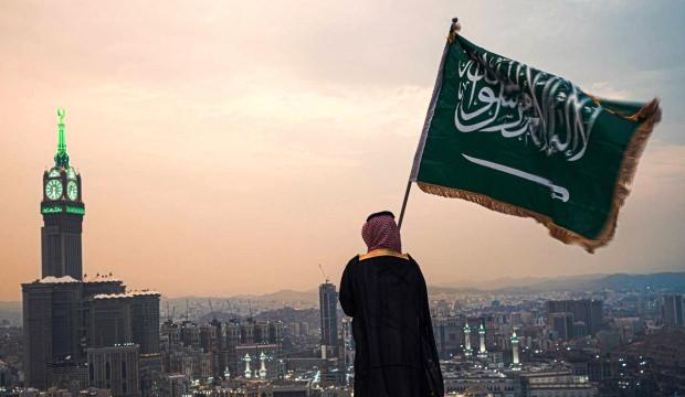 Suudi Arabistan'dan umre vizesi kararı! B&uuml;y&uuml;k kolaylıklar sağladılar! İşte yeni şartlar