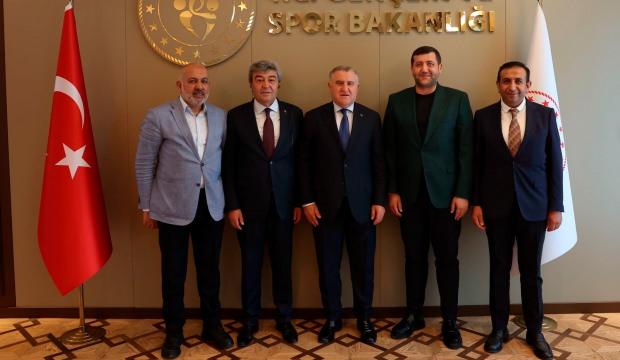 1. Lig ekibinden Bakan Bak'a ziyaret