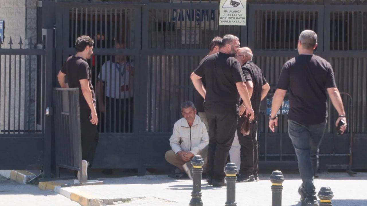 Los Angeles'ta evlerinde ölü bulunan çiftin cenazeleri Türkiye'de toprağa verildi.
