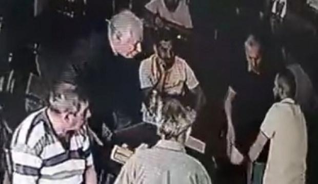 Rakibini &ouml;l&uuml;m&uuml;n kucağından alıp okeye devam etti! O anlar kamera