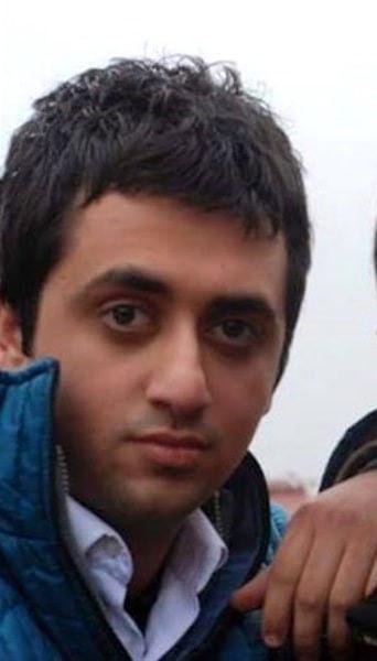 Temmuz Karikutal'ın oyunculuk yıllarına ait bir fotoğraf.