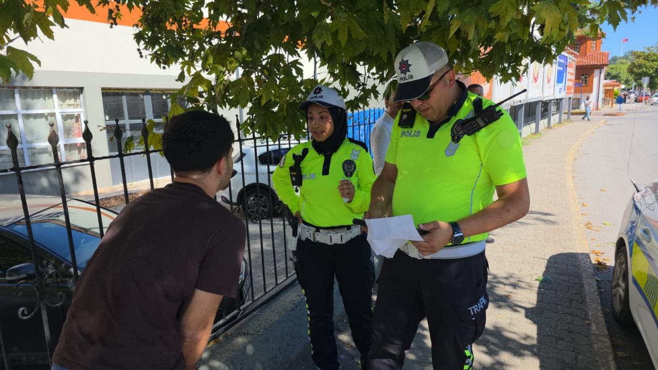 Poyraz. S. ehliyetinin iptal edildiğini öğreniyor.