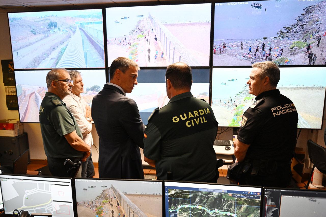 İspanya Başbakanı Pedro Sanchez ve İçişleri Bakanı Fernando Grande-Marlaska, Fas'tan deniz yoluyla İspanya'nın Kuzey Afrika'daki toprağı olan Sebte'ye (Ceuta) kentine yönelik düzensiz göç girişiminin ardından bölgeyi ziyaret etti.
