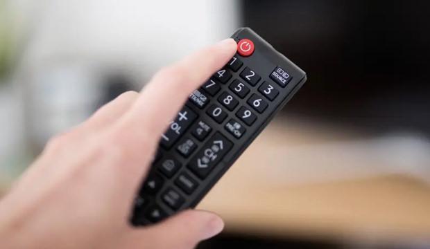 Apar topar bitirildi! Sevilen program yayından kaldırıldı