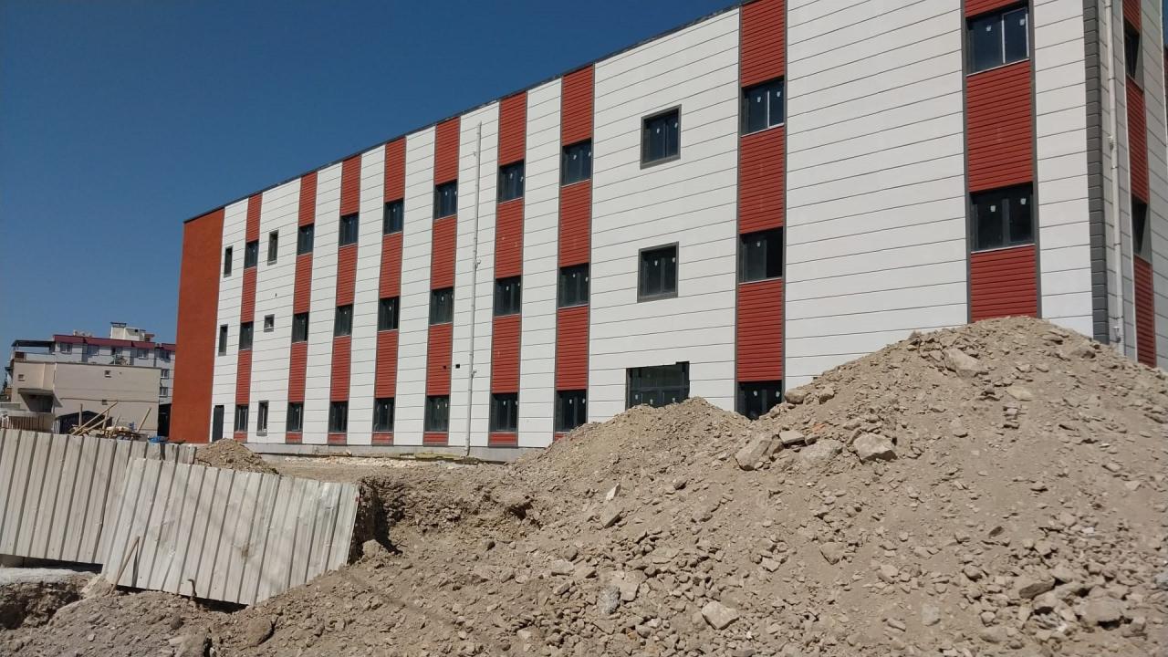 Hastane inşaatı durduruldu.