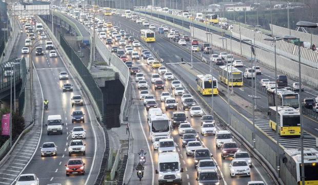 İstanbul'da bazı yollar trafiğe kapatılıyor! Alternatif yollar a&ccedil;ıklandı
