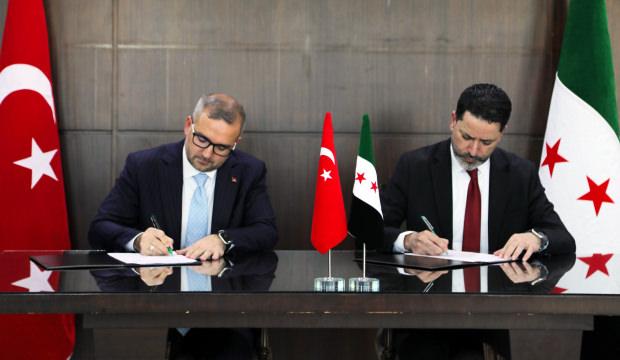 Komşu &uuml;lkeyle anlaşma sağlandı! T&uuml;rk Lirası i&ccedil;in imzalar atıldı