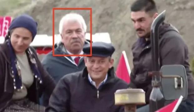 &Ouml;zel'in fotoğrafındaki sır: Yeni Parti yoluna yolsuzluktan h&uuml;k&uuml;m giyenlerle devam ediyor