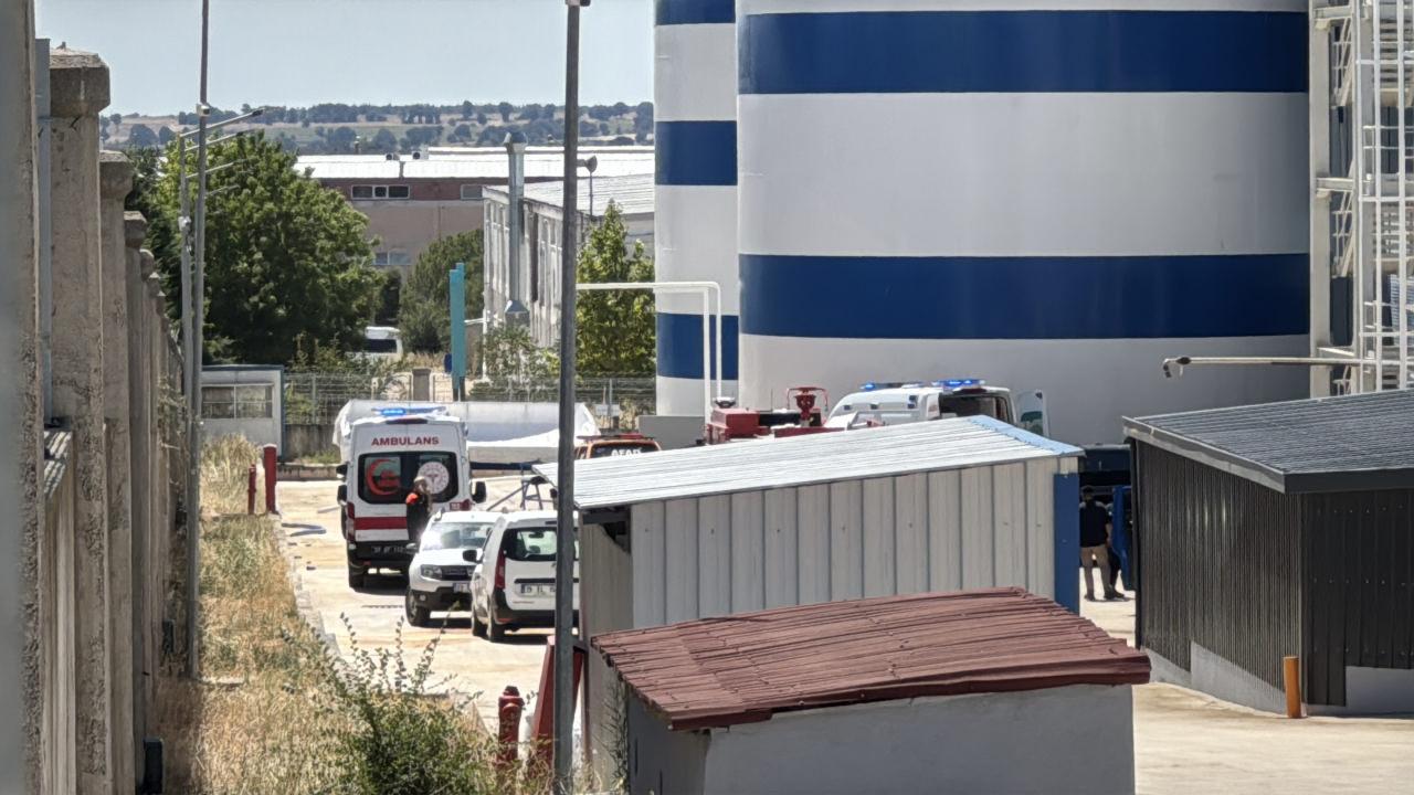 Patlamada 2 işçi hayatını kaybetti.
