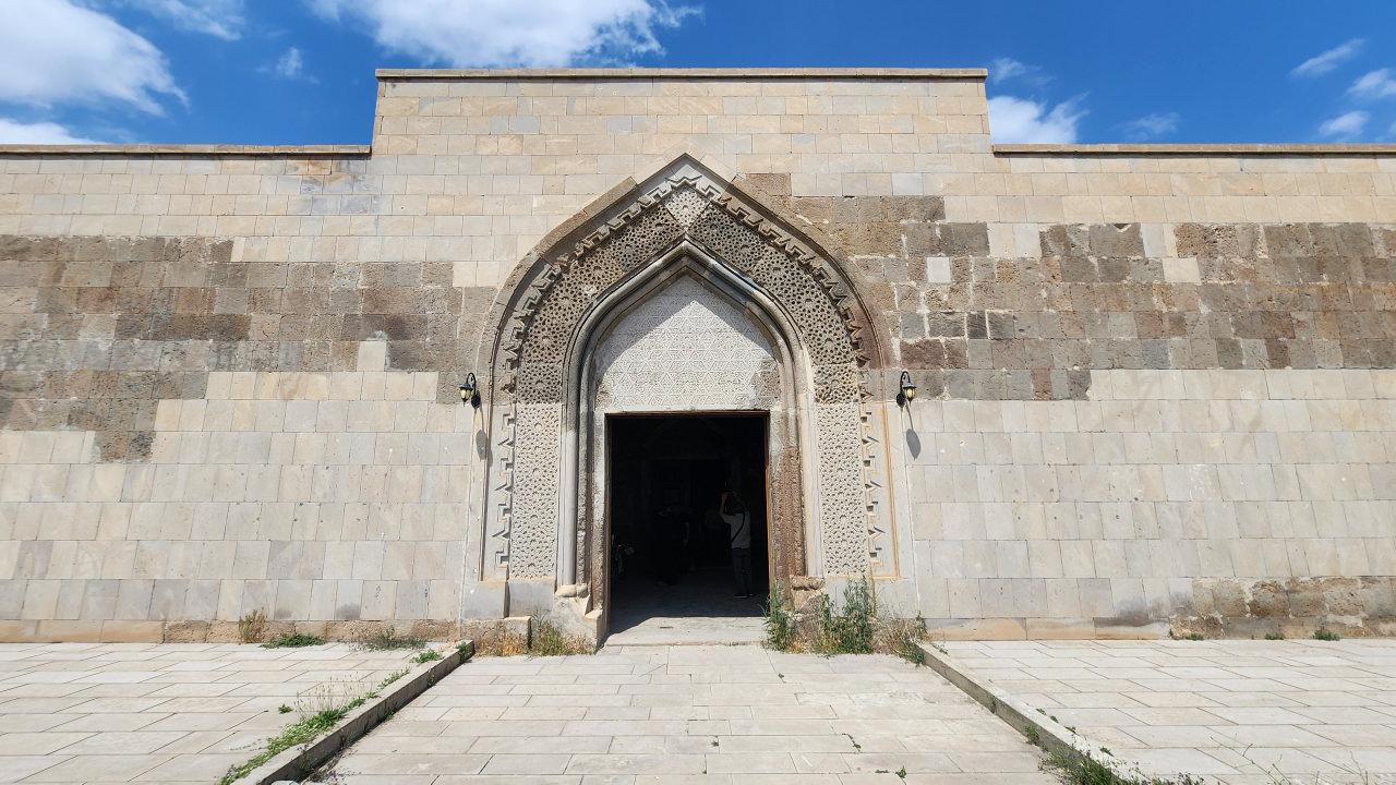 Ejder Kervansarayı