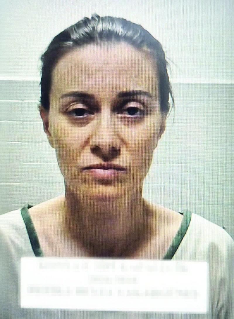 Konya’da bebeğiyle yürüyen 21 yaşındaki Aylin Altuntaş’a başörtüsü nedeniyle hakaret ettiği ve fiziki müdahalede bulunduğu iddia edilen Refika Beyza Yakargüneş.