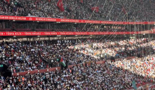 Rams Park'ta 50 bin &ouml;ğrenci salavat getirdi