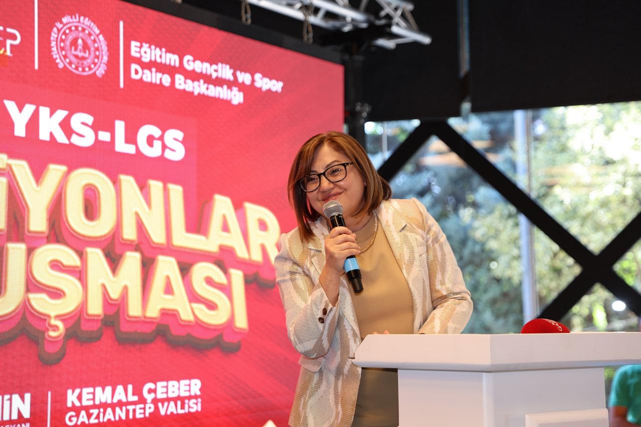 Büyükşehir Belediye Başkanı Fatma Şahin