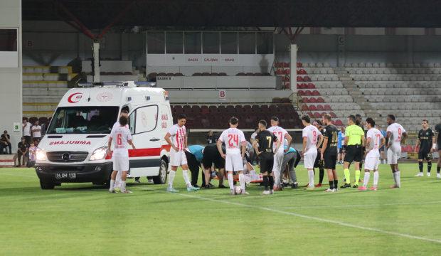 1. Lig ma&ccedil;ında korkutan anlar! Sahaya ambulans girdi