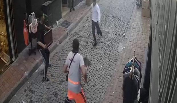 'Hırsız var!' &ccedil;ığlıkları sonrası vatandaş &ccedil;elme taktı temizlik&ccedil;i s&uuml;p&uuml;rgeyle vurdu!