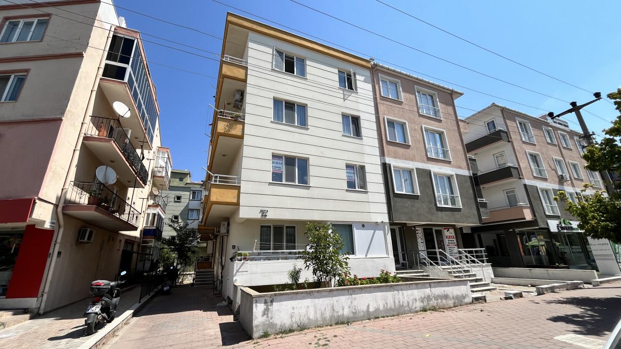 Zehirlenme olayının yaşandığı apartman.