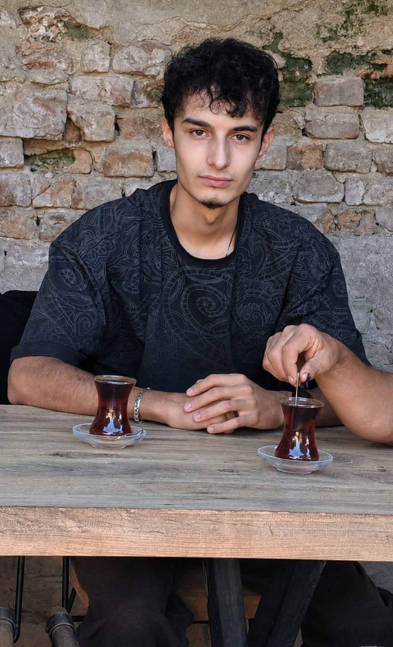 19 yaşındaki Emirhan Görmecikli